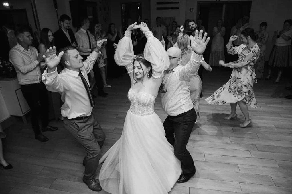 Zdjęcia ślubne Focus Foto Fotograf ślubny - wesele izy taniec